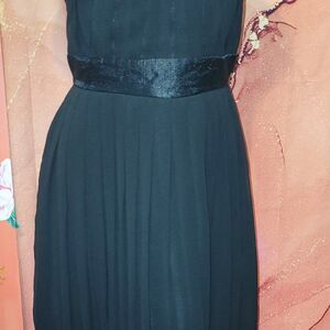 * WHITE HOUSE / BLACK MARKET BLACK SLEEVELESS DRESS